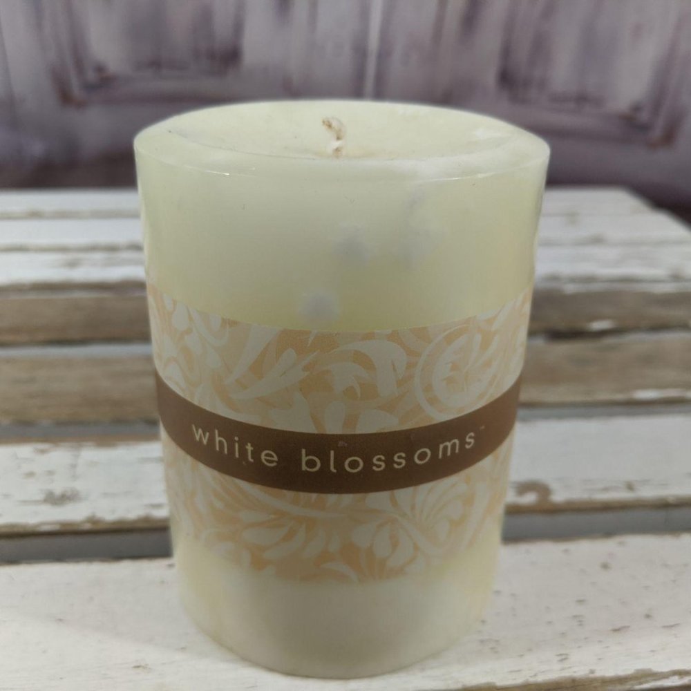 Illuminations‎ Scented White Blossom Candle Clay Ar